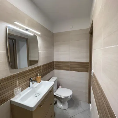 M&s Neuf Climatise Centre Historique ヴィア